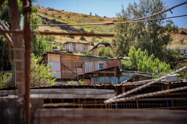 Pobreza y Vivienda en Chile: Lectura integrada desde la CASEN 2024 y la evidencia en campamentos